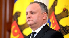 Президента Молдовы в третий раз отстранили от должности