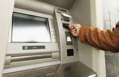 Мошенники Алматы подделывают банковские карты и снимают деньги