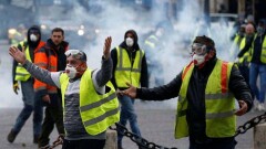 240 человек задержали во Франции в ходе акций "жёлтых жилетов"