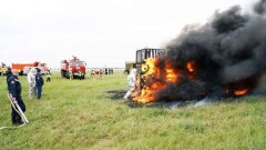 В аэропорту Алматы подожгли знаменитый самолёт Bek Air ради учений