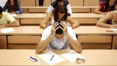 1,5 тысячи мобильных телефонов пытались пронести на ЕНТ в Шымкенте