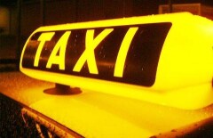 41-летняя женщина выпала из автомобиля такси в Актау