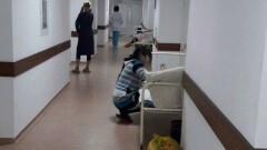 На холод и нехватку мест в новой больнице пожаловались жители Атырау