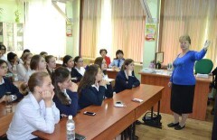 Старшеклассницам Алматы полиция рассказала, как не стать жертвой маньяков