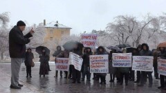 Работающие в Байконуре россияне вышли на митинг, требуя выдать им положенное по закону жильё в РФ 