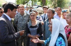 Байбек встретился с жителями подтопленных районов Алматы