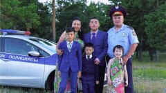 Полицейский из Акмолинской области удочерил ребёнка с ДЦП
