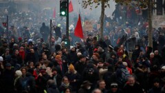 Во Франции на акции протеста вышли 1,5 млн человек. Закрыты метро, вокзалы и Эйфелева башня