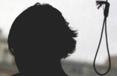 В Мангистау 15-летняя девочка повесилась на турнике