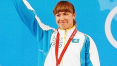 Казахстанскую штангистку Аллу Важенину признали олимпийской чемпионкой