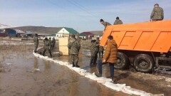 Спасатели рекомендуют жителям посёлка Бесагаш временно покинуть дома