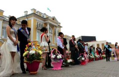 В Уральске и Актау отменили общегородские выпускные балы 