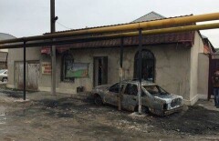 Один автомобиль сгорел и ещё три были повреждены хулиганами за одну ночь в Шымкенте