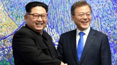 Ким Чен Ын подарил южнокорейскому лидеру две тонны деликатесных грибов
