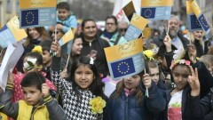 На марш против расизма вышли сотни тысяч людей в Италии