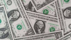 Стоимость доллара на бирже превысила 353 тенге