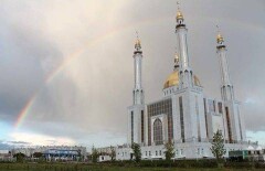  В Актобе во время праздничного намаза умер человек