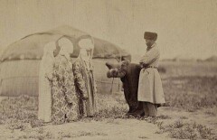 О свадебных обычаях казахов пользователям Facebook рассказали уникальные фотографии