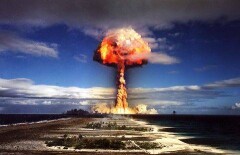 Минутой молчания почтит весь мир память жертв ядерных испытаний 