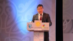 Ажиотаж вокруг школьной формы прокомментировал министр Сагадиев 