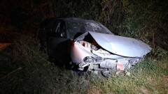 В Алматы компания на машине вылетела в кювет и скрылась с места ДТП
