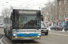 В муниципальных автобусах Алматы появились странные контролёры
