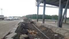 Затор грузовых и легковых автомобилей образовался на границе Казахстана с Россией 
