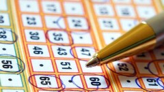 Казахстанцам, не получившим выигрыши от "Казлото", придётся выбивать их через суд