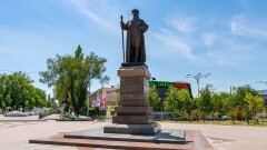 Қазақтан өзге ешкім неге билеріне ескерткіш қоймаған?
