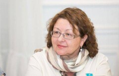 Ежемесячный срез знаний школьников предложила ввести в казахстанских школах депутат Ирина Смирнова