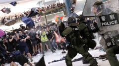 Около 300 человек задержали в Гонконге во время акции протеста против правительства 