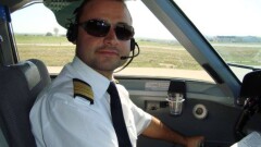 Пойманный нетрезвым пилот Qazaq Air регулярно пополнял алкогольную фотохронику в соцсетях