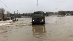 Из-за паводка размыло дорогу в Восточно-Казахстанской области