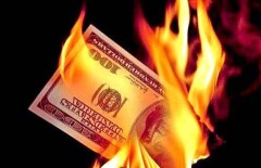 Наказывать за расчёт долларами предложили в Кыргызстане 
