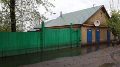 Отступающая вода в СКО подтопила более 200 домов