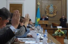 Аружан Саин, Айдос Сарым и Бакберген Амрекулов вошли в общественный совет Алматы