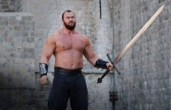 Чемпион боёв без правил проверил на прочность Гору из "Игры престолов"