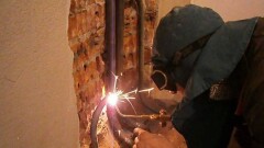 Погибший от взрыва газового аппарата физрук помогал сварщику