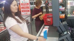 В супермаркете Алматы открыли кассу без продавца. Она рассчитана на честность покупателя