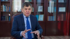 Биртанов назвал непривлекательной работу в государственных поликлиниках