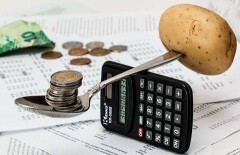 Инфляция в Казахстане не догнала девальвацию – и уже не догонит