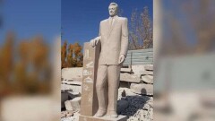 Возведение памятника Динмухамеду Кунаеву в Алматинской области приостановили на две недели