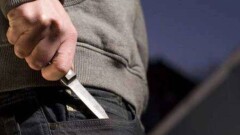 В Шымкенте при задержании подозреваемый ранил ножом полицейского