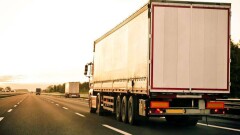 У 98% следовавших из Кыргызстана авто при проверке выявили нарушения. Цены на товары в накладных занижали в 400 раз