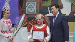 По 700 тысяч тенге вручил аким Карагандинской области всем этнокультурным объединениям региона
