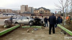 В Актау автомобиль протащил по асфальту сбитого мужчину