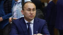 Министр Абаев напомнил журналистам об "эффекте Вертера"