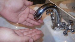 Госслужащих в Талдыкоргане по госпрограмме заселили в девятиэтажку без света и воды 