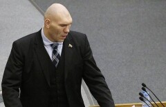 Валуев выложил в Сеть видео рукопожатия с Назарбаевым