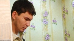 В закрытом режиме в Темиртау проходит суд по делу парня, которому прострелили оба глаза